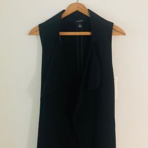 Sleeveless duster jacket size SMALL